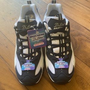 NWT sketchers women’s shoes, super comfortable